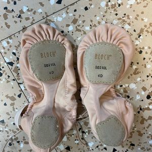 BLOCH BALLET SLIPPERS new